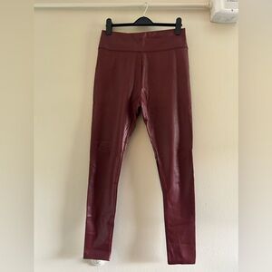 Pre owned, overall in good condition, please reference pictures. Used once